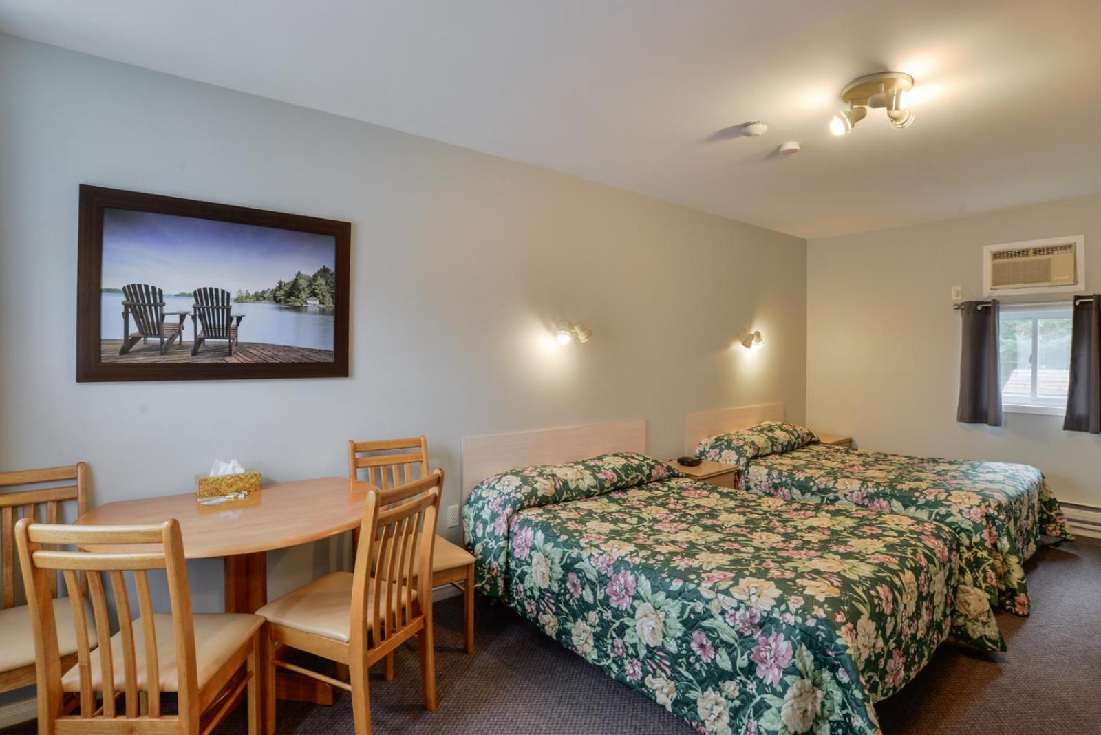 Oakwood Motel Gravenhurst Exterior photo